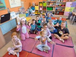 Rys. „Dzień w piżamie”