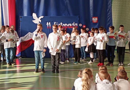 akademia 11 listopada 02