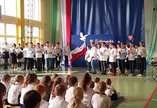 akademia 11 listopada 03